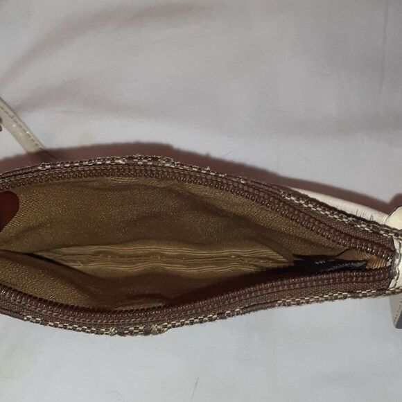 Coach C Wristlet White Patent Leather Older - Picture 3 of 4